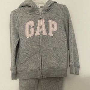 **SOLD**BUNDLE Toddler GAP sweatsuit